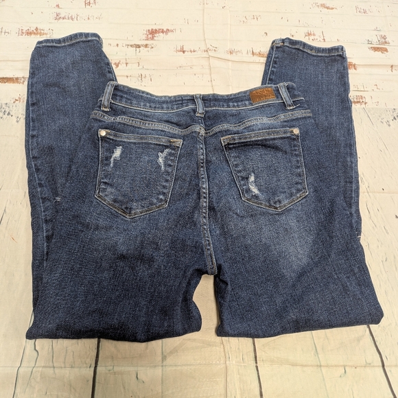 Judy Blue Boyfriend Fit Distressed Jeans - Picture 2 of 5